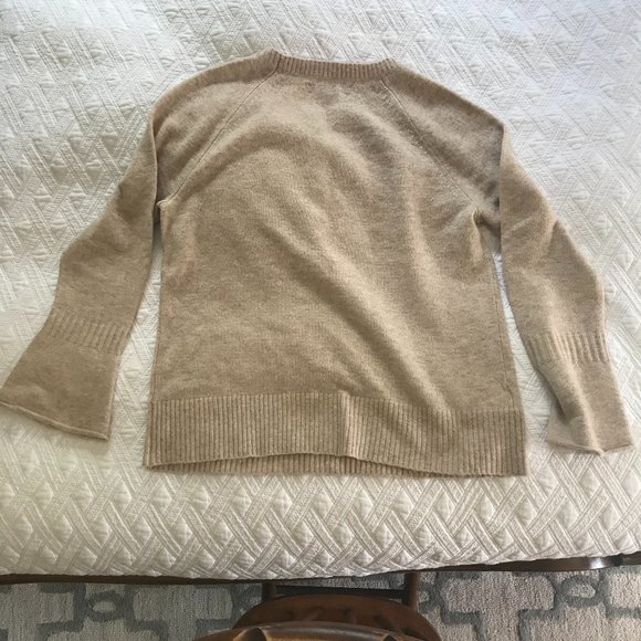 ⭐️3/$25 LOFT Tan Flare Cuff Sweater - Picture 2 of 3